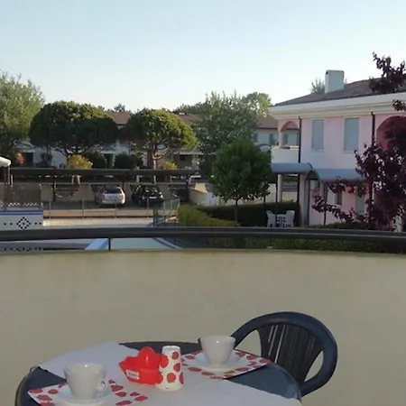 Апартаменти Village With Swimming Pool Бібіоне